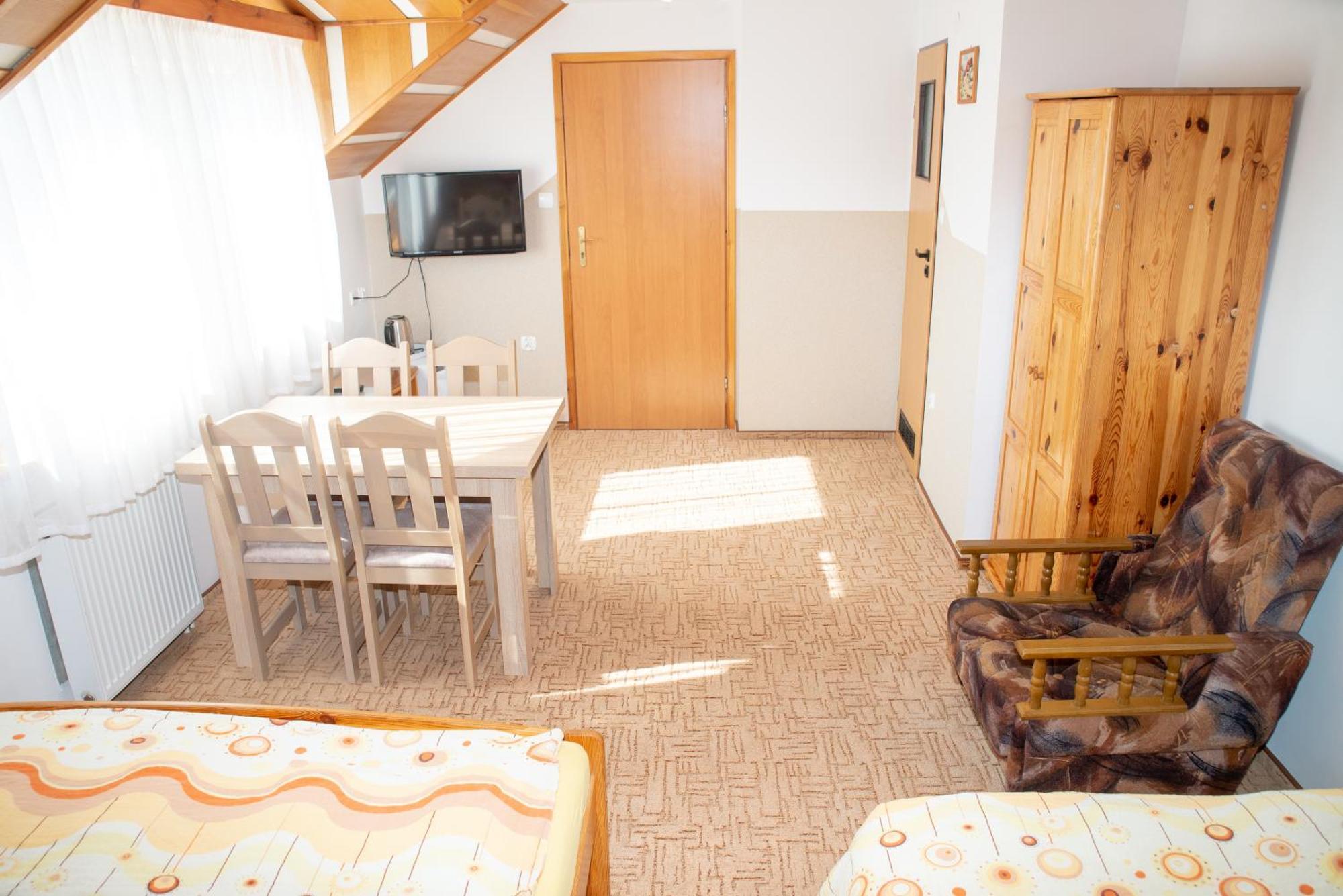 Homestay Goscinne U Jedrusia *
